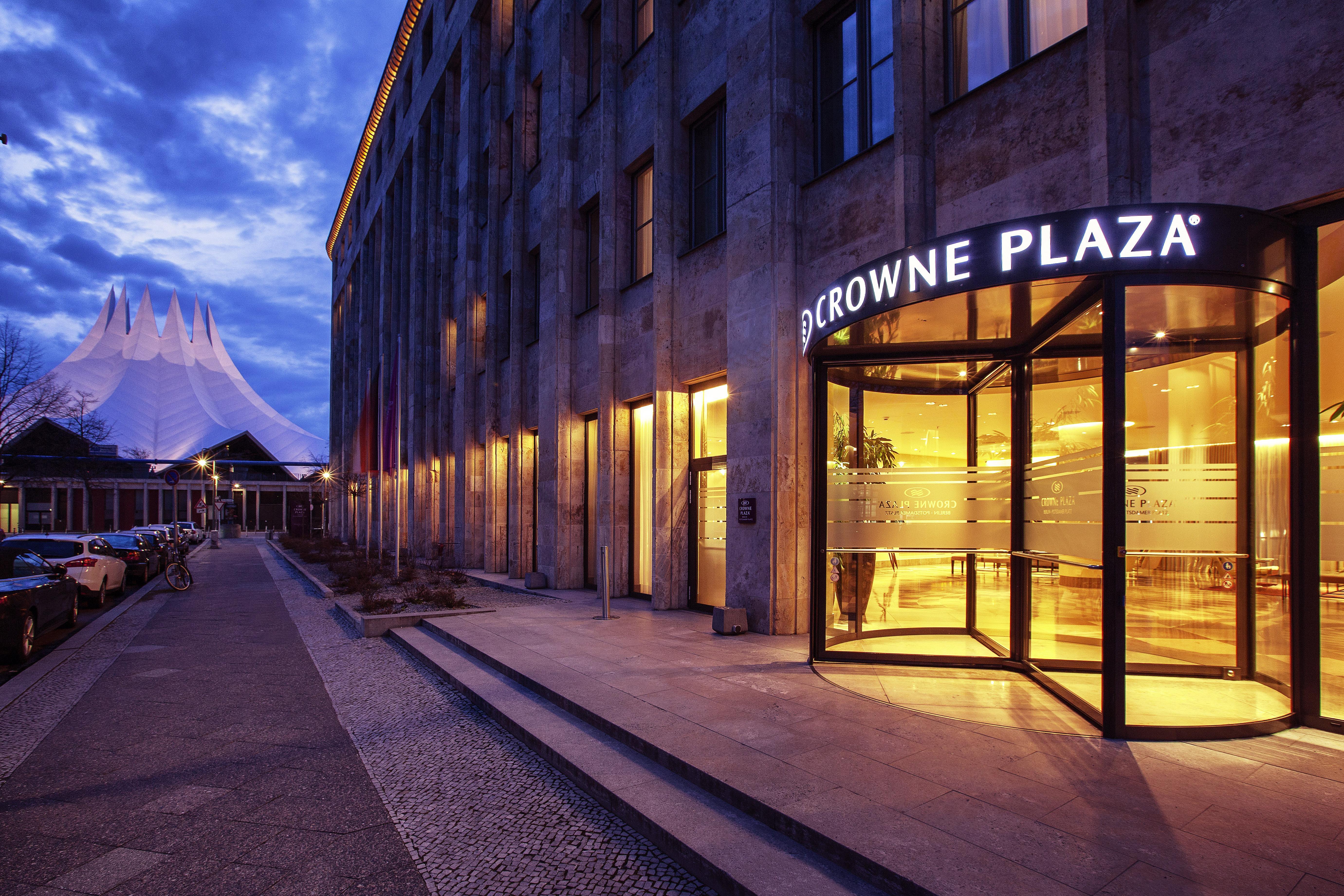 Crowne Plaza Berlin - Potsdamer Platz, An Ihg Hotel Dış mekan fotoğraf